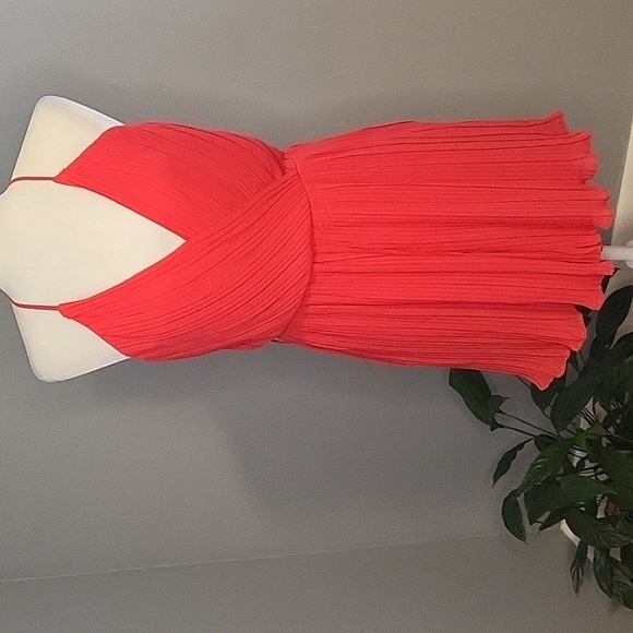 Beyond Words Coral Pleated Smocked Back Mini Romper - Size M - Picture 1 of 12